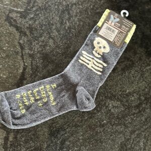 Men's skull crew socks " man cold"